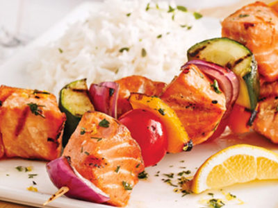 Brochettes de saumon/légumes