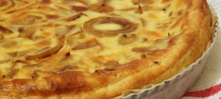 quiche aux oignons, miel d’acacia et bleu d’auvergne