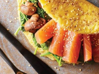 Omelette au sésame et saumon fumé